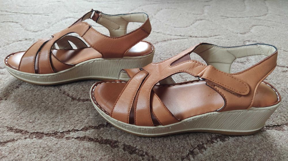 Дамски ортопедични сандали от естествена кожа - нови и носени веднъж