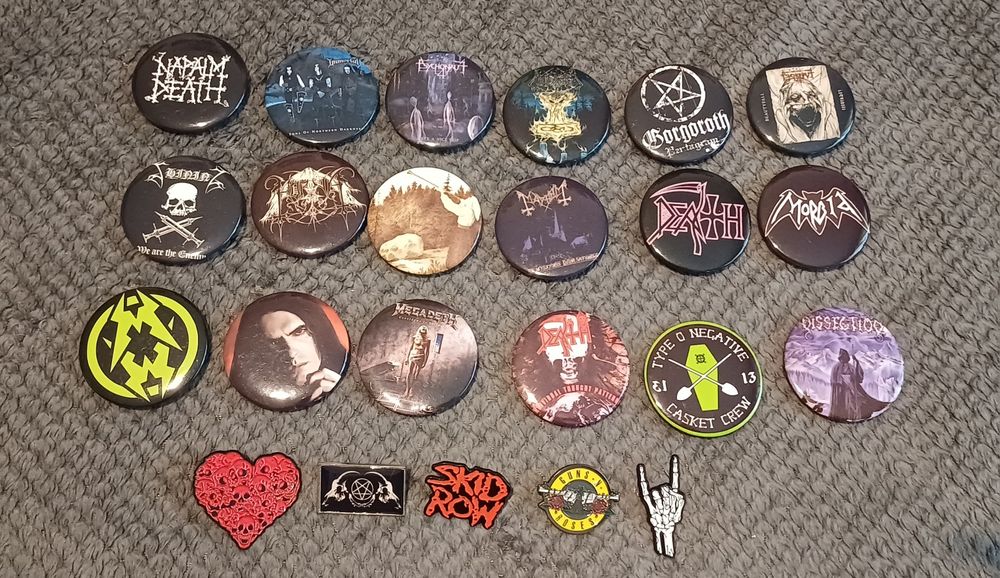 Метални пинчета и значки на метъл групи