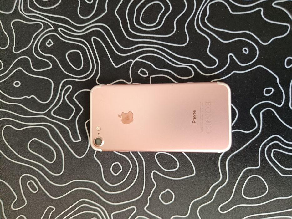 Продам телефон iPhone 7