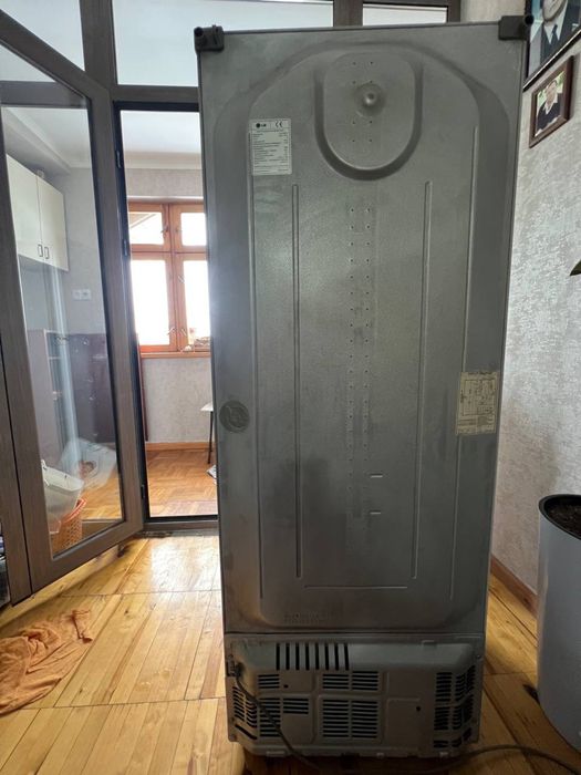 Продам холодильник LG GR-332SVF.