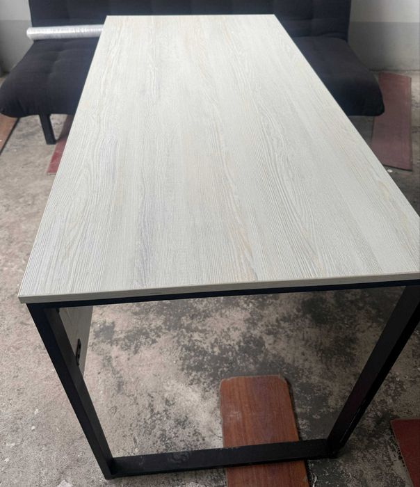 Парта сотилади размер стандарт 120/60 офис учун . Янги