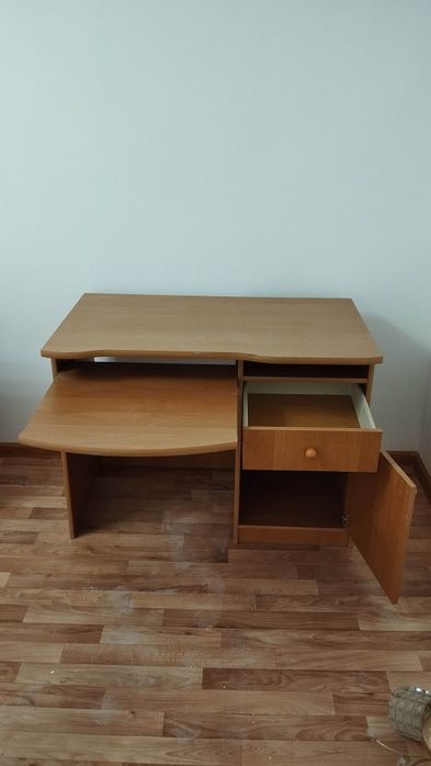 Стол компьютерный
