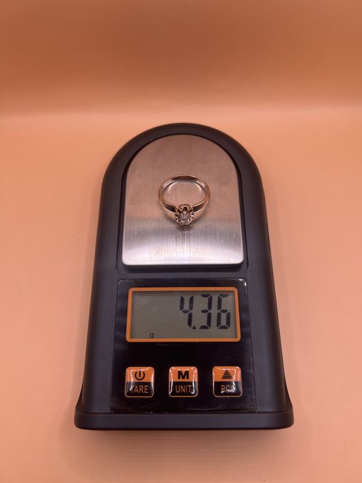 Продам золотое кольцо.