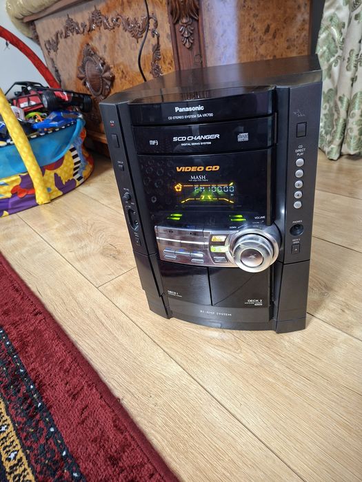 Panasonic va sony Muzikalni centr