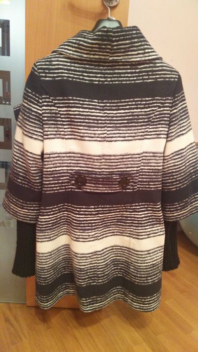 Сиво бяло палто 36 номер