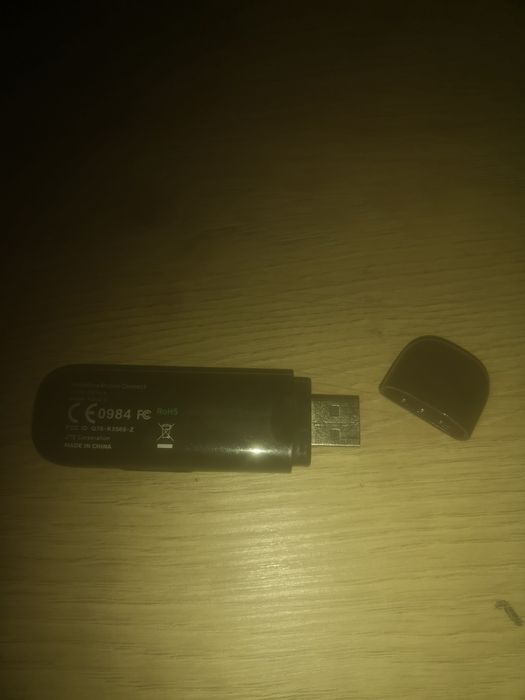 Stick usb vodafone facut de zte pentru internet mobil