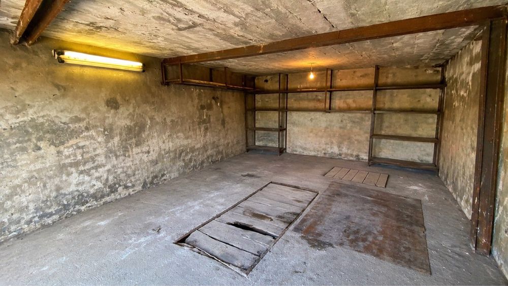 Продается гараж 11общество