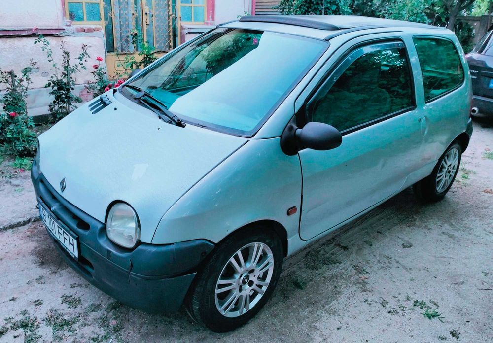 Renault Twingo 1.2 benzină trapă panoramică mașină economică consum redus ideală pentru oraș schimb auto + ofer diferență, preț negociabil, 0740616525