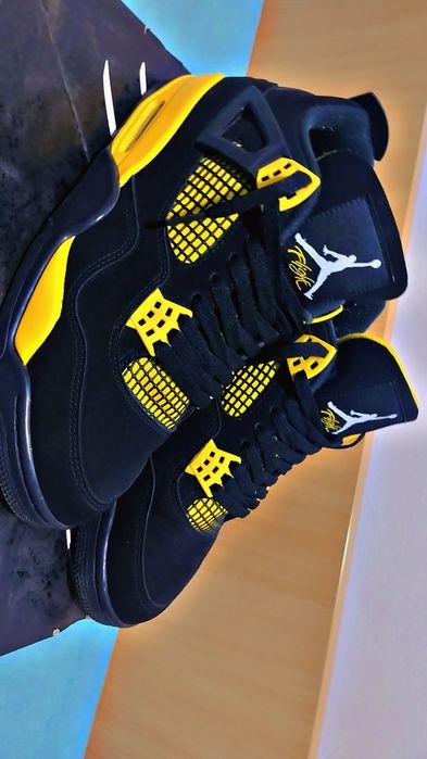 Jordan 4 yellow thunder