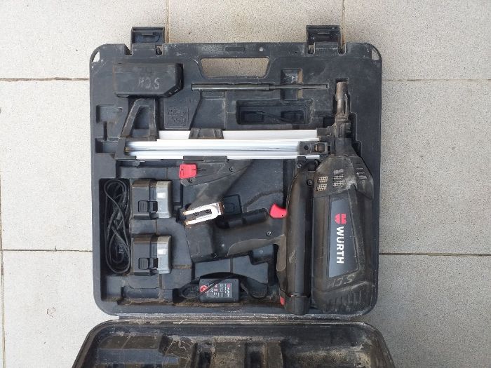 Пистолет за директен монтаж (коване) в дърво, бетон и метал Вюрт