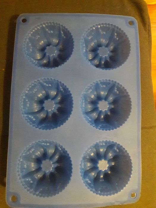 Forme / matrițe silicon inimă, brioşe rotunde, mini-chec 6 cavități