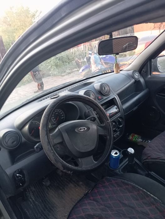 Машина сатылады саудасы бар