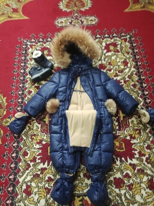 Продам детский комбенизон ботинки зимние