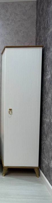 Под телевизор и пенал срочно!!!