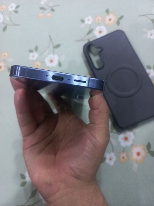 Sotiladi samsung A55 8 ga 128 tali