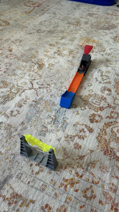 hot wheels трамплин