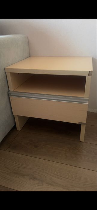 Продам 2 прикроватные тумбы