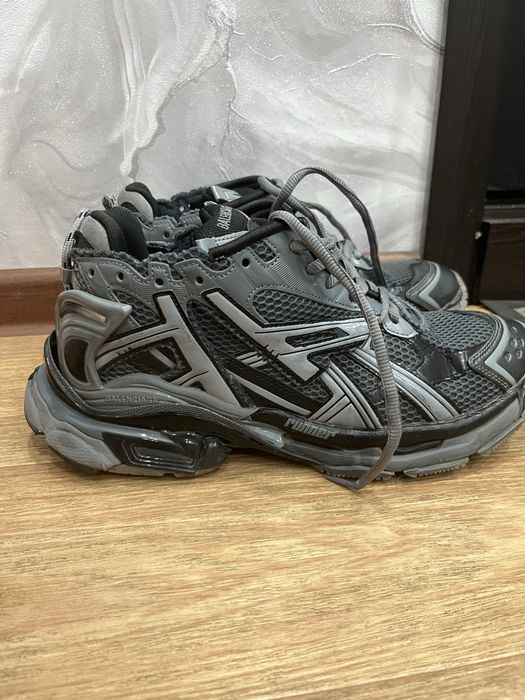 Balenciaga runner