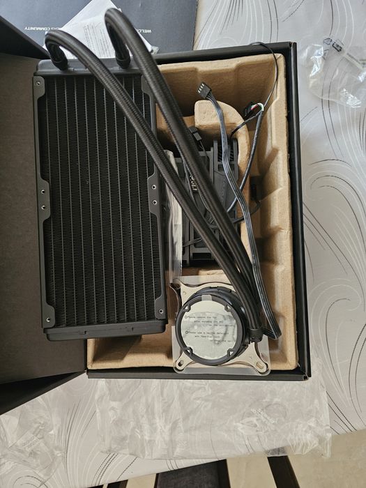Asus Strix LC II 240 ARGB водно охлаждане