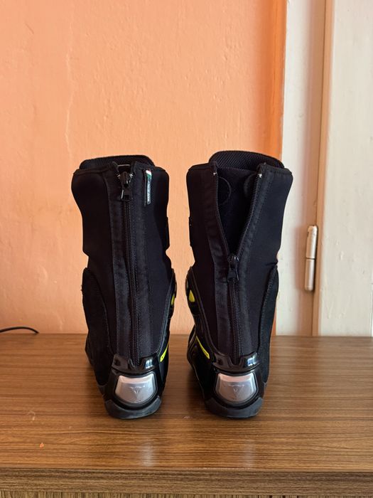 Vând cizme moto Dainese Axial D1