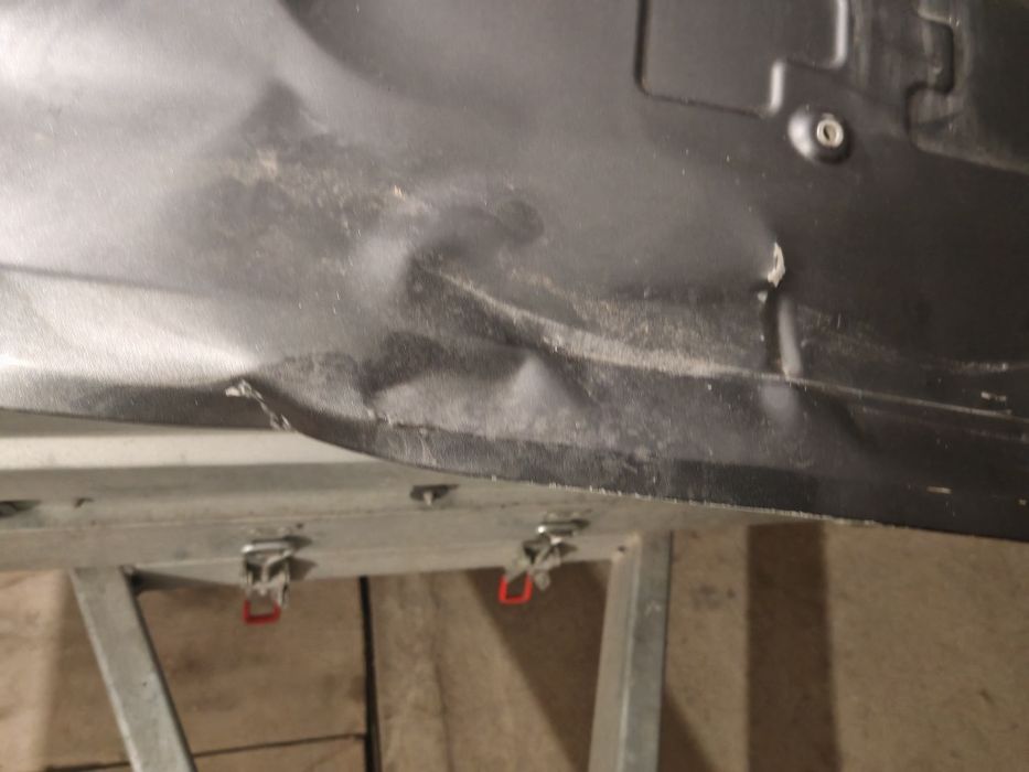 Багажная дверь после ДТП