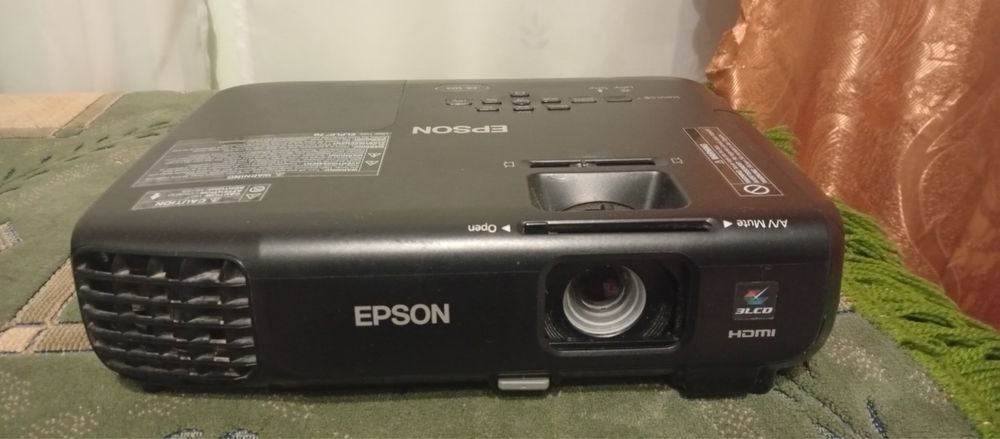 Продам проектор в хорошем состоянии