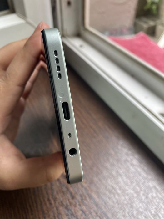 Телефон realmi60x