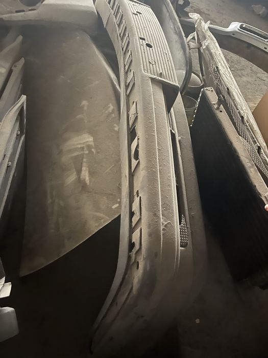 Бампер бмв е32 передний