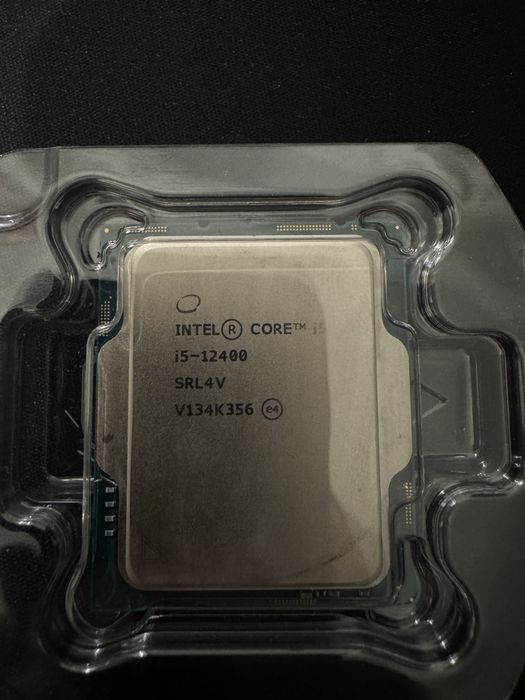 Vand procesor i5 12400