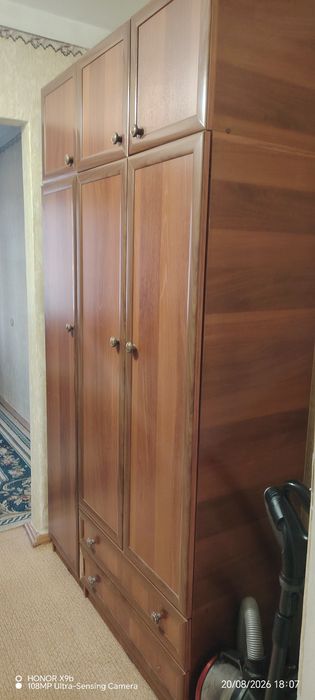 Продам шифонер в хорошем состоянии.