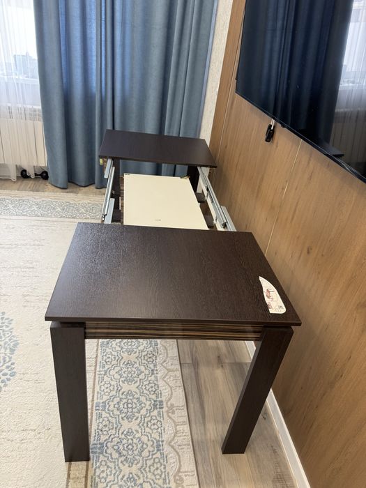 Стол в гостиную.