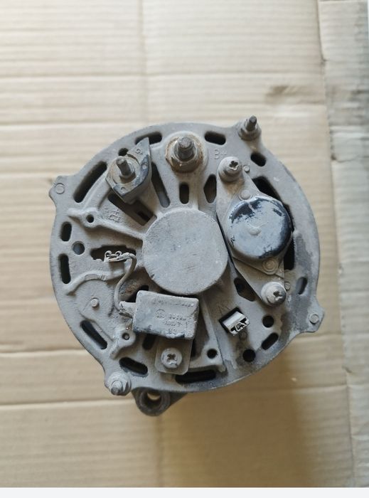 Продается генератор на голь 2 пассат ауди