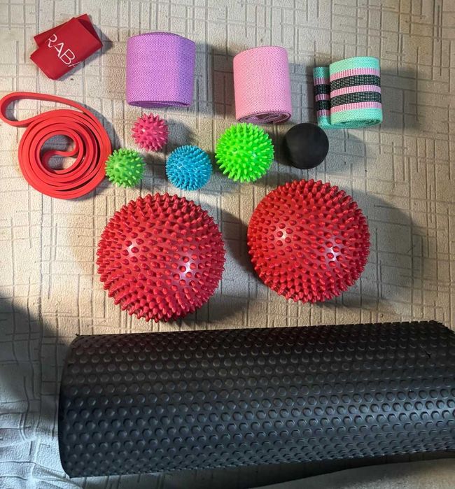 bandă elastică sport, mingii pentru exerciții, rolă masaj, semisfere masaj și echilibru