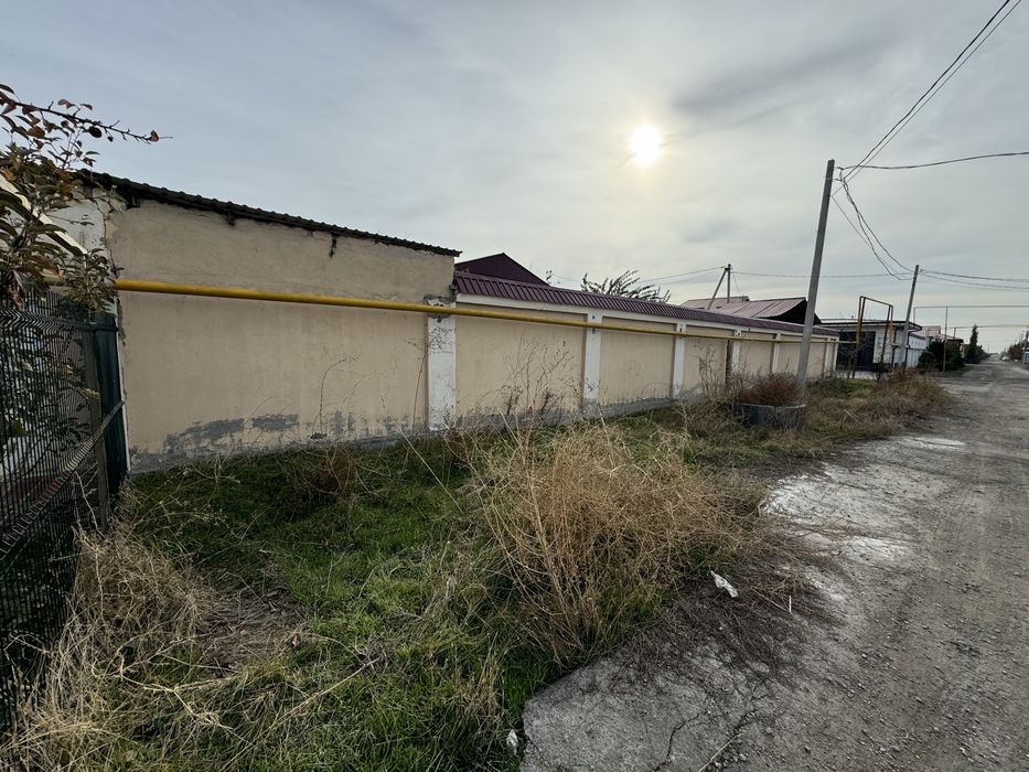 Uchastka sotiladi 6 sotix tarsavoy