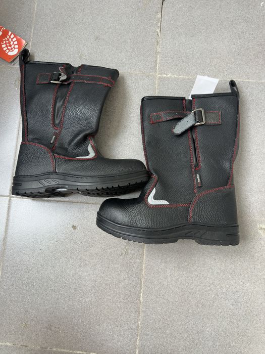 Продаются сапоги