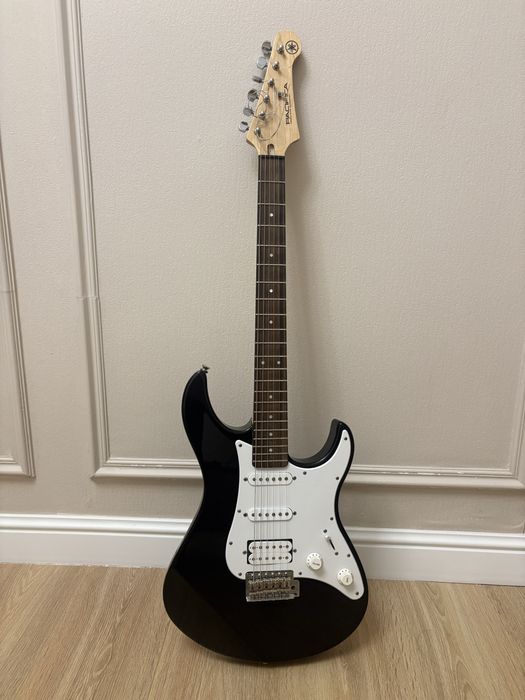 Продам электрогитару