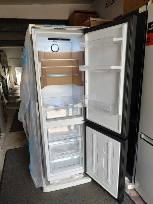 Чисто нов Хладилник с фризер BEKO-БЕКО 186.5 см Dark Inox No Frost ™