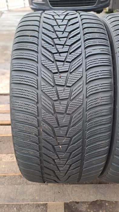 2бр. 245/30/20 Hankook Winter I cept evo 3