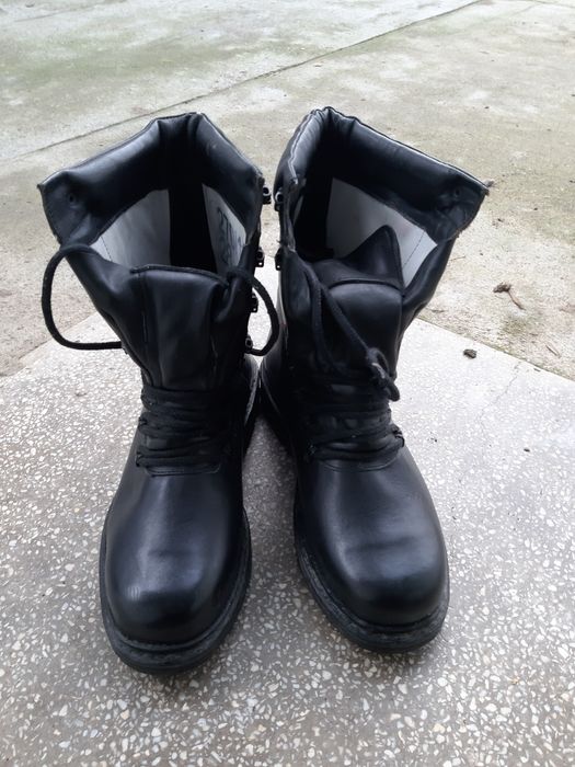 Bocanci de armata noi