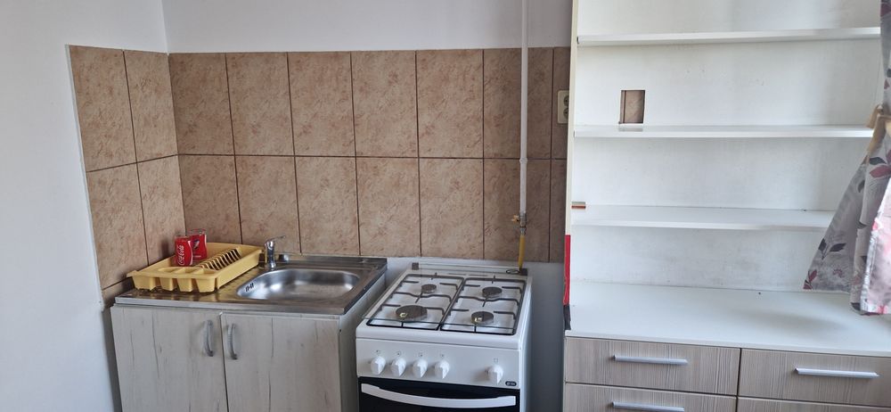 Închiriez apartament centru