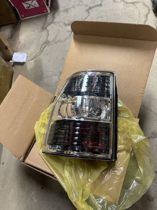 Задний фонарь паджеро 4 левый