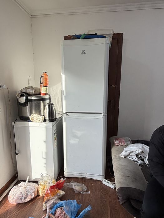 продается холодильник