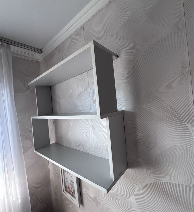 Продам книжную полку