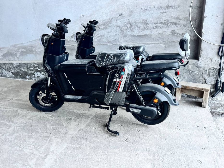 Электоскутер с педалями не требуется права и техпаспорт запас хода 50к