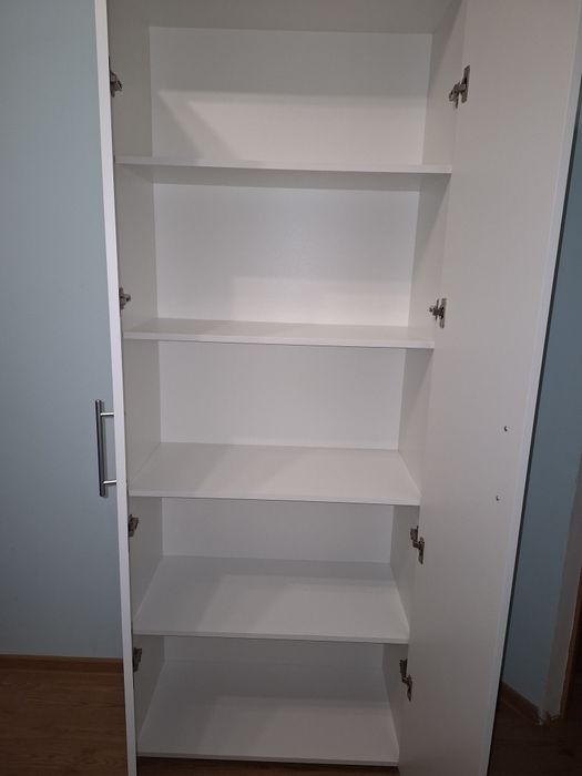 Шкаф деревянный для одежды