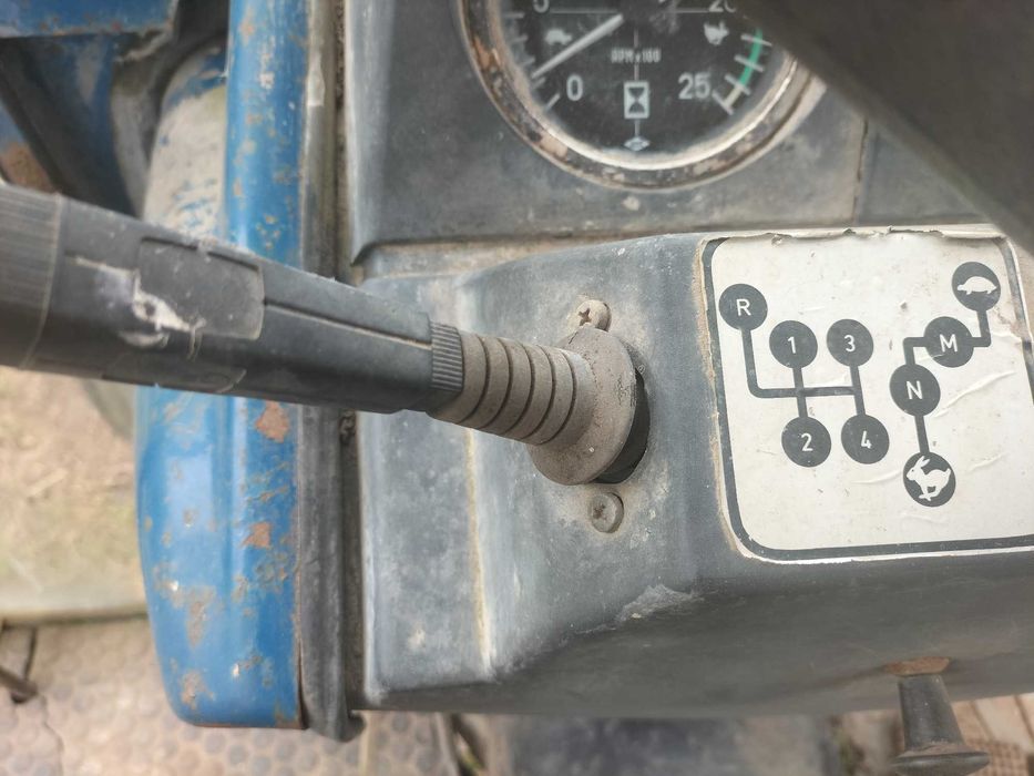 Vand tractor cu utilaje