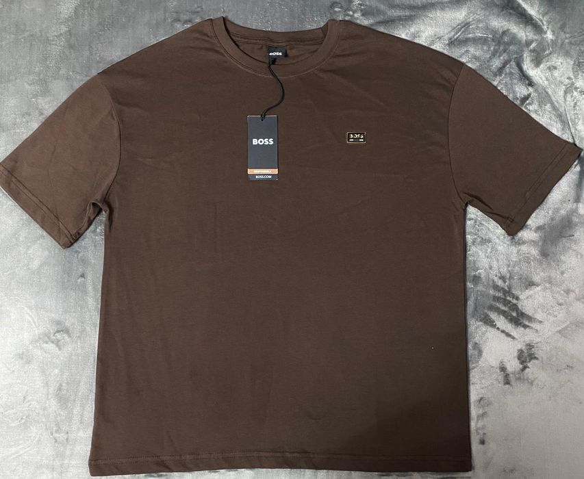 Vand tricou nou de barbati Boss