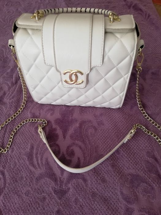 Продаётся сумочка, новая, Chanel, цена 5000