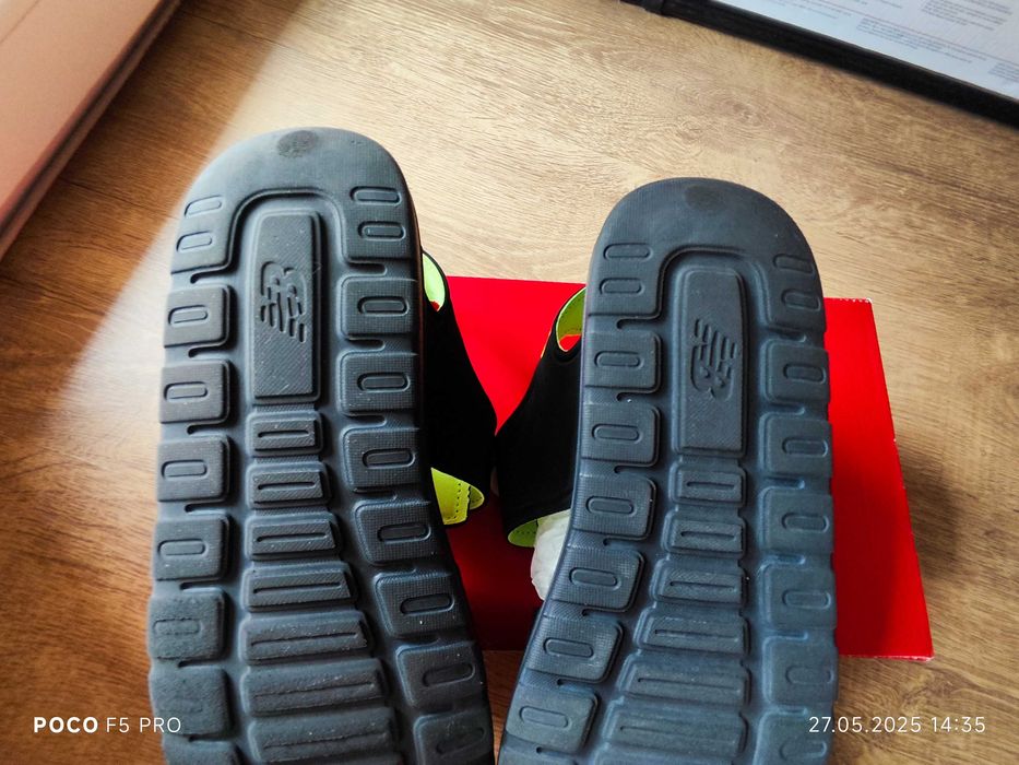 Юношески сандали New Balance, eur 40