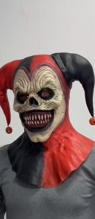 Кукерска маска клолн